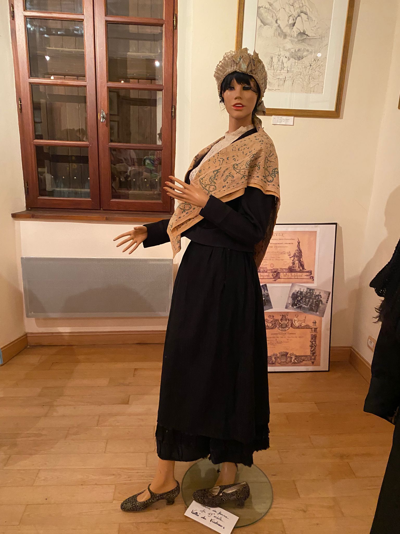 60 ans - Exposition de costumes régionaux - Maison des Consuls